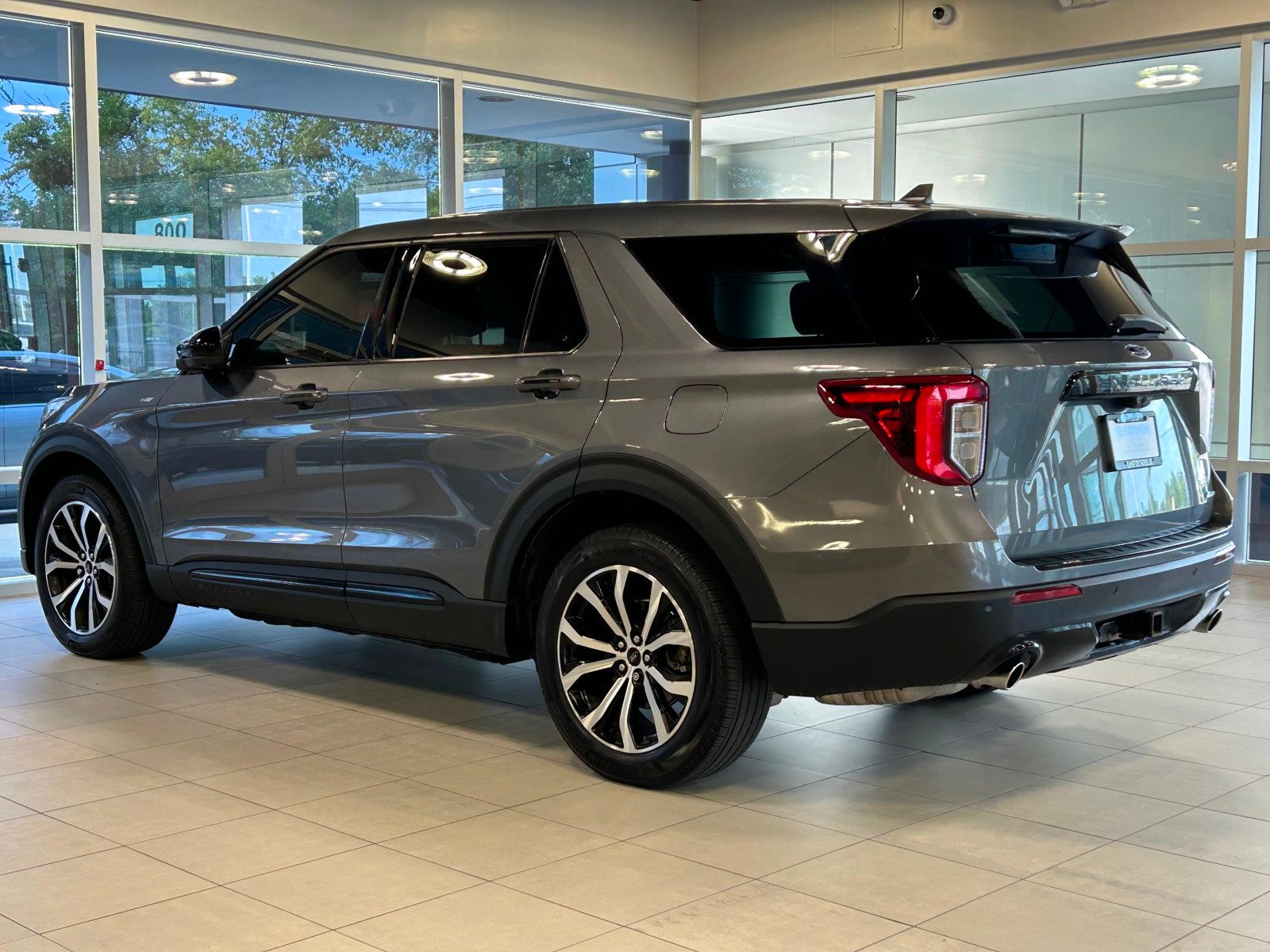 2022 Ford Explorer ST-Line photo 12