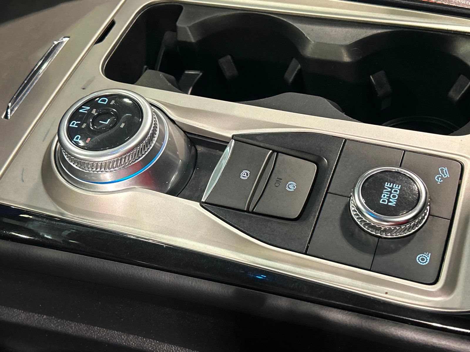 2022 Ford Explorer ST-Line photo 33
