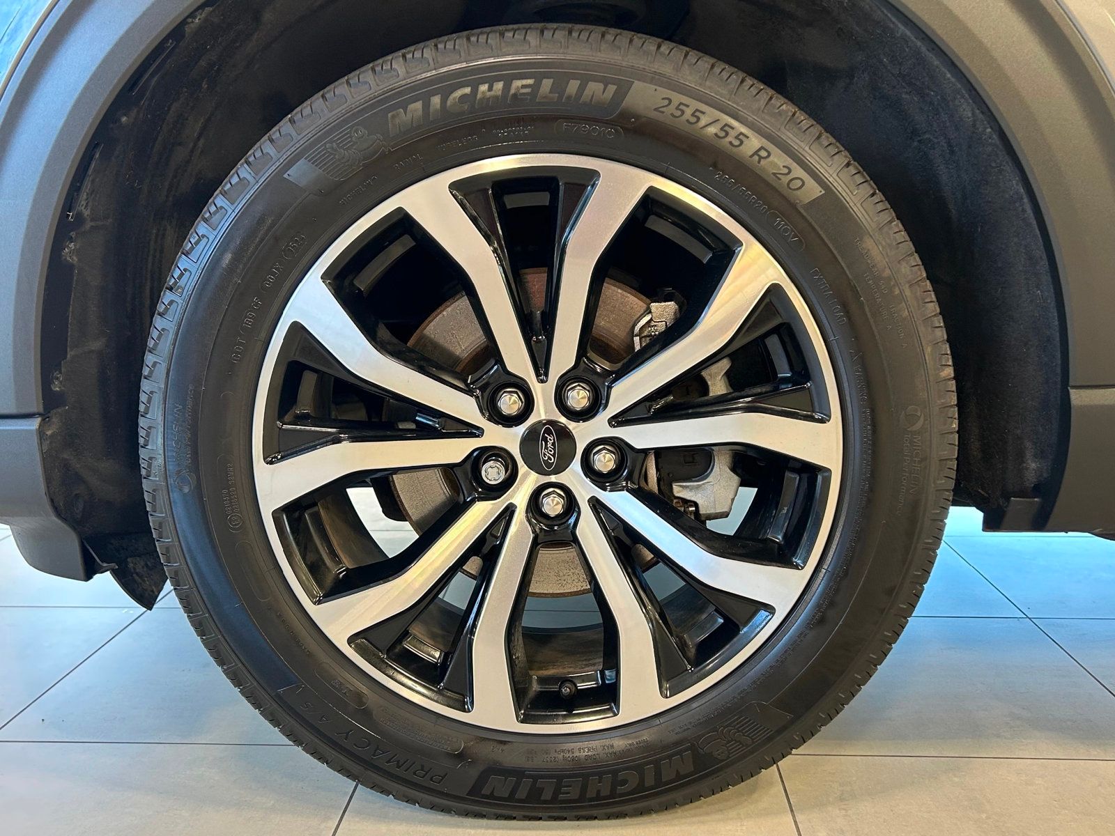 2022 Ford Explorer ST-Line photo 39