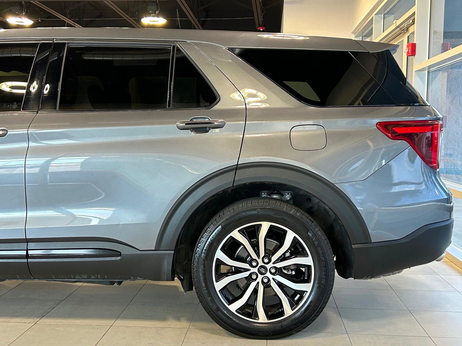 2022 Ford Explorer ST-Line photo 7