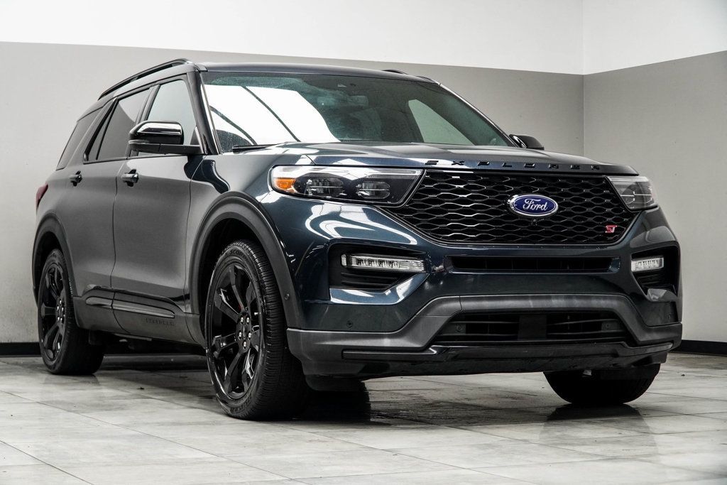 2022 Ford Explorer ST photo 4