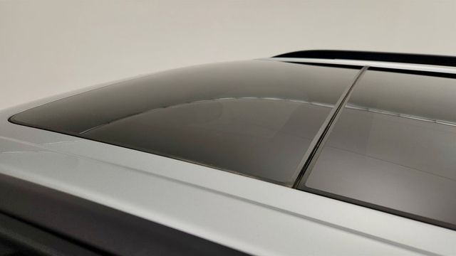 2022 Ford Explorer w/ Twin Panel Moonroof & Remote Window Operation - 23009692 - 9