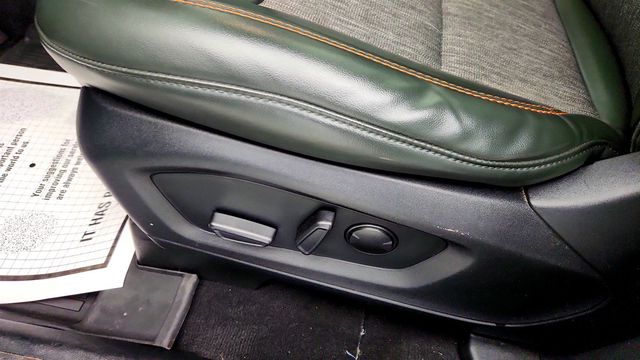 2022 Ford Explorer w/ Twin Panel Moonroof & Remote Window Operation - 23009692 - 11