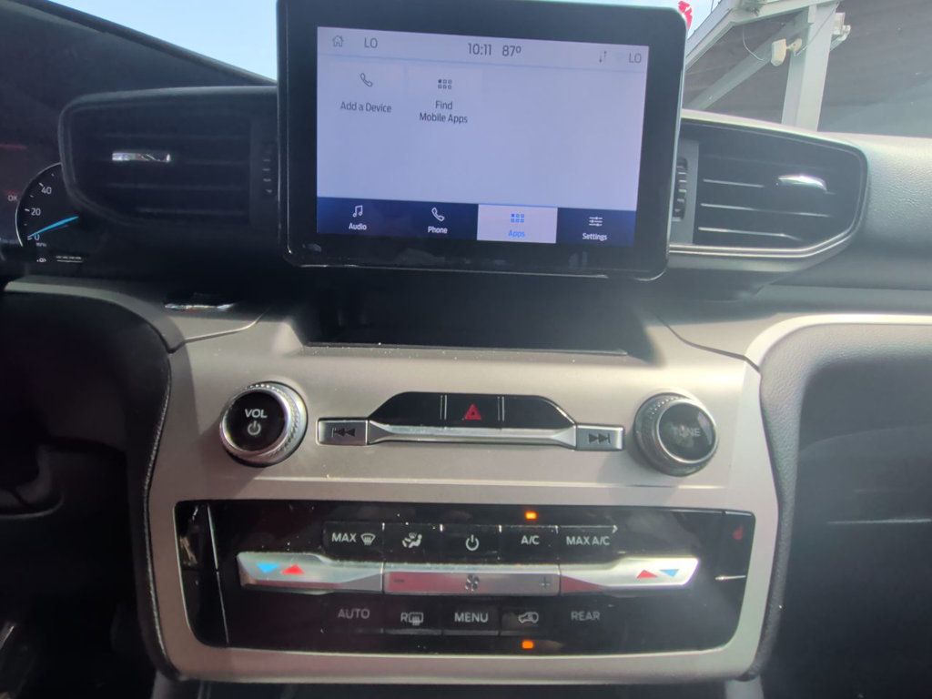 Ford Explorer XLT 4WD photo 20