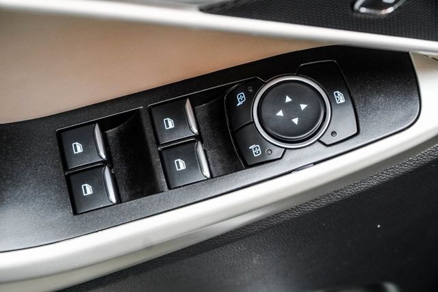 2022 Ford Explorer XLT 4WD - 22928869 - 38