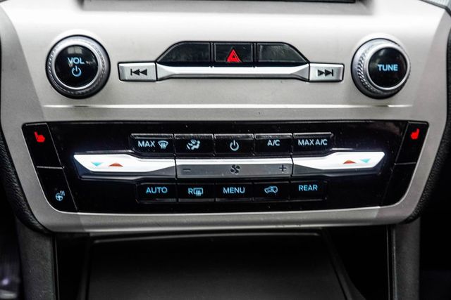 2022 Ford Explorer XLT 4WD - 23006539 - 18