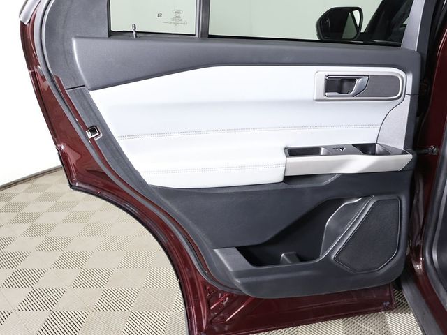 2022 Ford Explorer XLT 4WD - 23040129 - 27