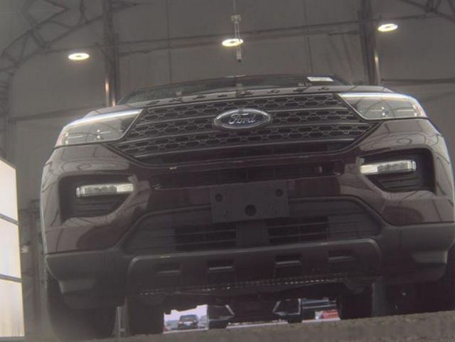 2022 Ford Explorer XLT 4WD - 23040129 - 3
