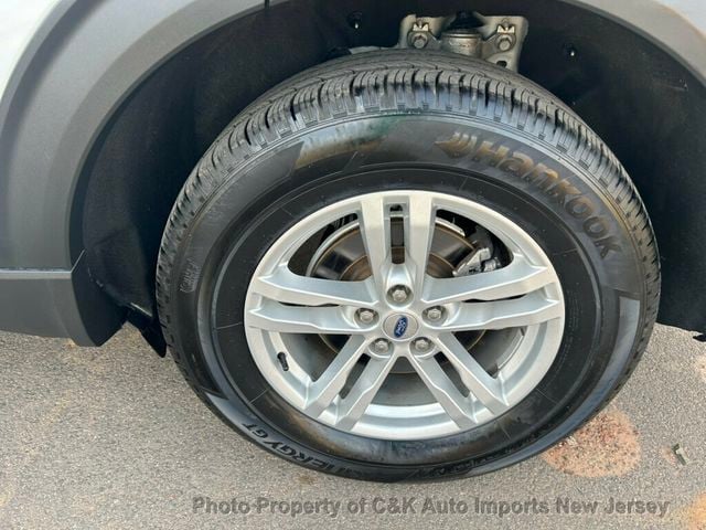 2022 Ford Explorer XLT 4WD - 23056125 - 32