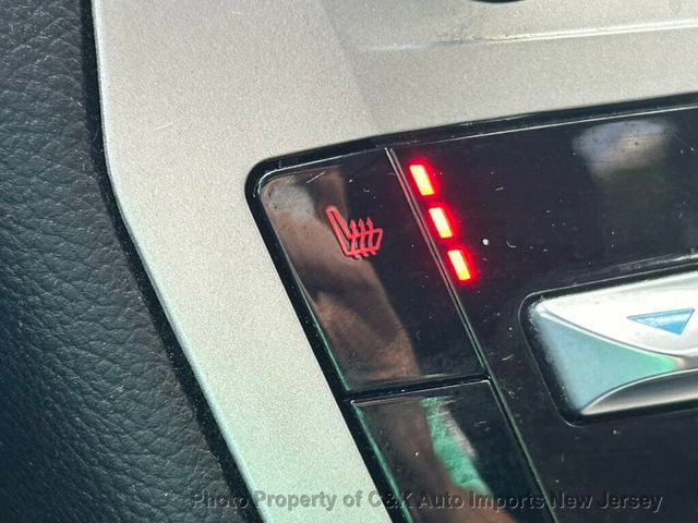 2022 Ford Explorer XLT 4WD - 23056125 - 38