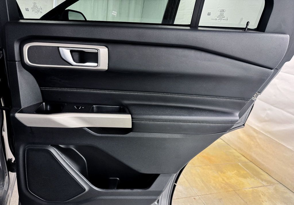 2022 Ford Explorer XLT 4WD - 23079339 - 17