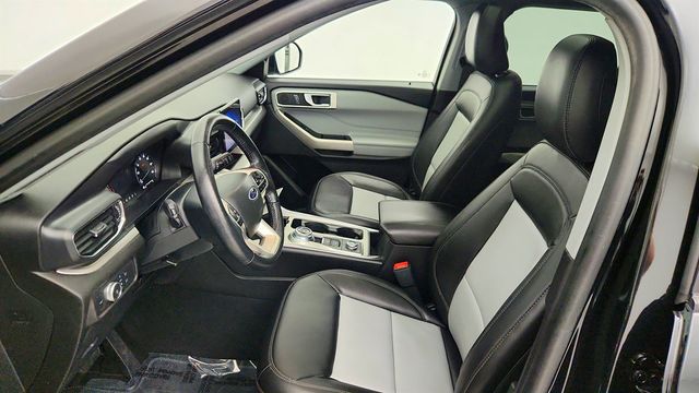 2022 Ford Explorer XLT 4WD w/ Equipment 202A, Sport Appearance, Twin Panel Moonroof - 23006177 - 19