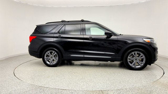 2022 Ford Explorer XLT 4WD w/ Equipment 202A, Sport Appearance, Twin Panel Moonroof - 23006177 - 3