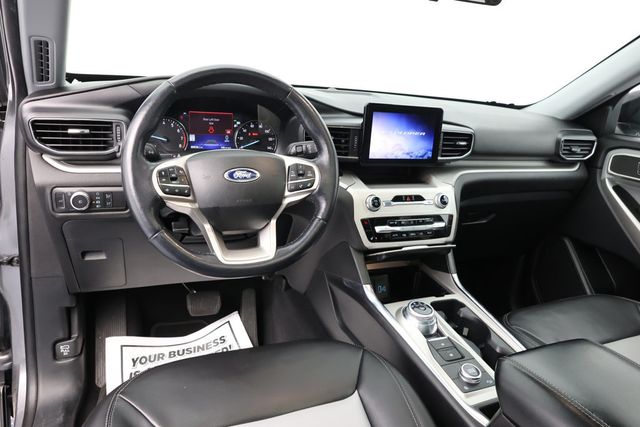 2022 Ford Explorer XLT 4WD with Equip. 202A, Twin Panel Moonroof & Sport Appearance - 22937501 - 9
