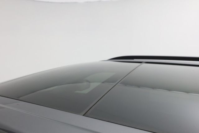 2022 Ford Explorer XLT 4WD with Equip. 202A, Twin Panel Moonroof & Sport Appearance - 22937501 - 6