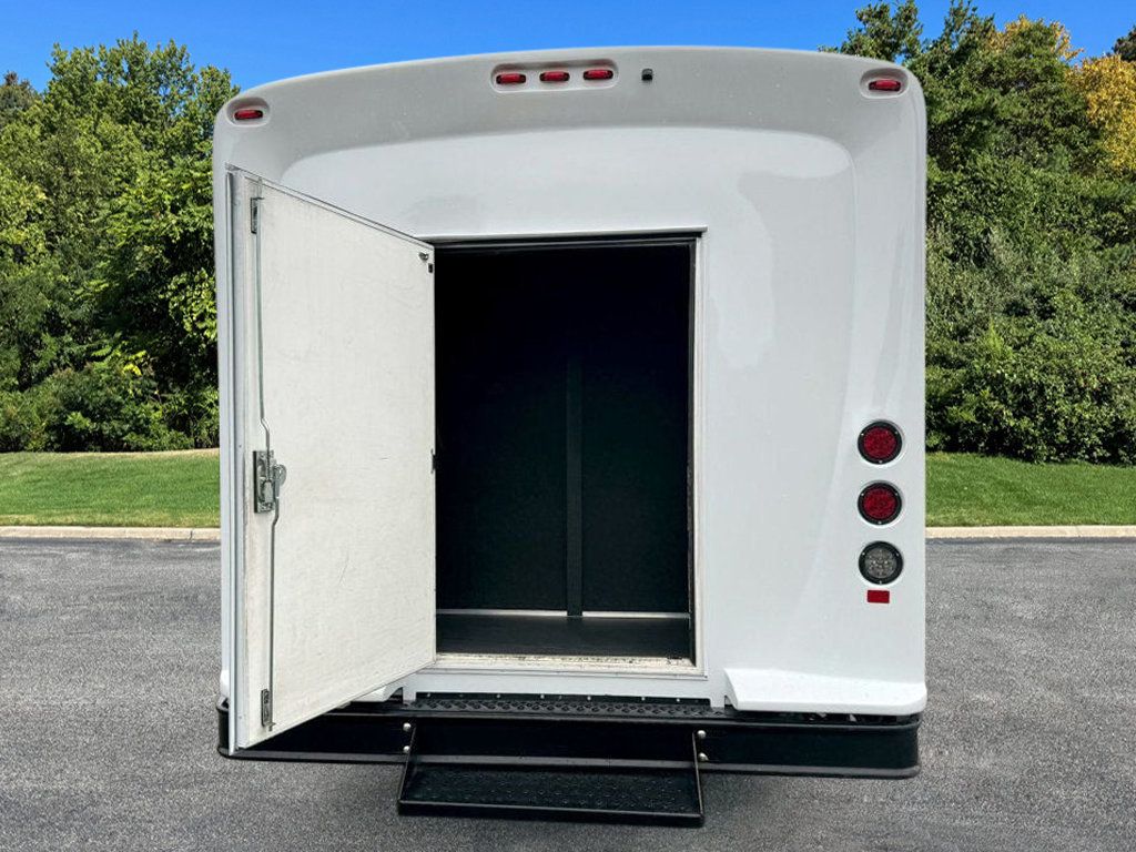 2022 Ford E-350 Non-CDL Wheelchair Shuttle Bus Reconditioned For Adults Seniors Church & Handicapped Transportation - 22917747 - 9