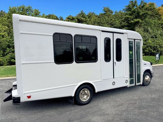 2022 Ford E-350 Non-CDL Wheelchair Shuttle Bus Reconditioned For Adults Seniors Church & Handicapped Transportation - 22917747 - 13