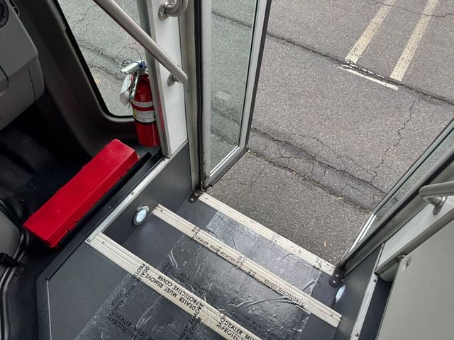 2022 Ford E-350 Non-CDL Wheelchair Shuttle Bus Reconditioned For Adults Seniors Church & Handicapped Transportation - 22917747 - 26
