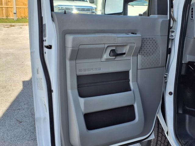 2022 Ford E-Series Cutaway 14' Box Van w/Liftgate - 22895515 - 28