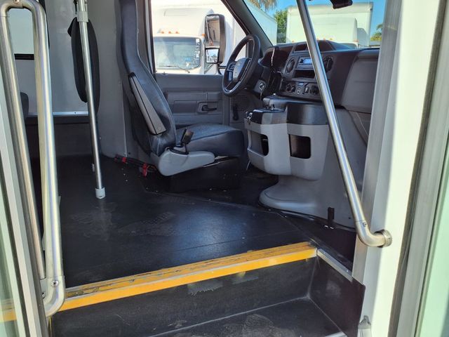 2022 Ford E-Series Cutaway 26 Passenger Shuttle Bus - 22976801 - 9