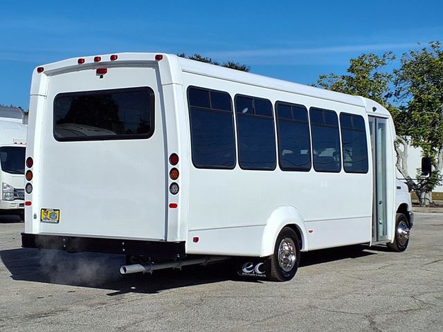 2022 Ford E-Series Cutaway 26 Passenger Shuttle Bus - 22976801 - 3