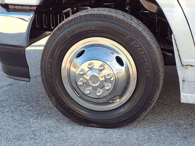 2022 Ford E-Series Cutaway 26 Passenger Shuttle Bus - 22976801 - 44