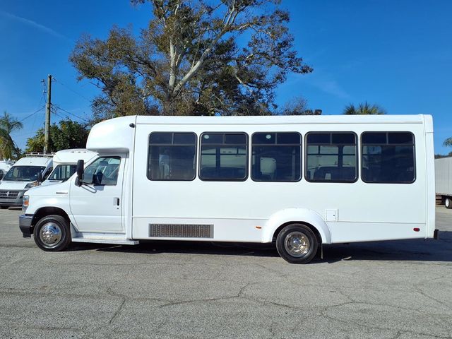 2022 Ford E-Series Cutaway 26 Passenger Shuttle Bus - 22976801 - 6