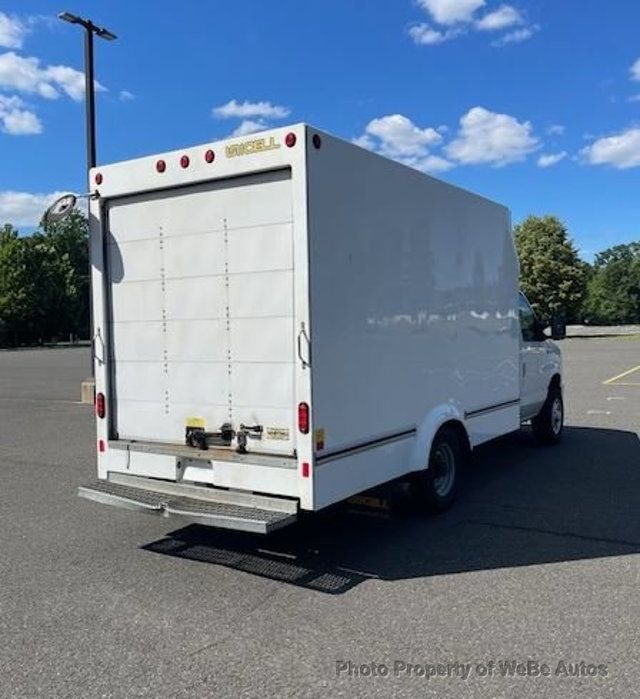 2022 Ford E-Series Cutaway Box Trucks - 23008601 - 4