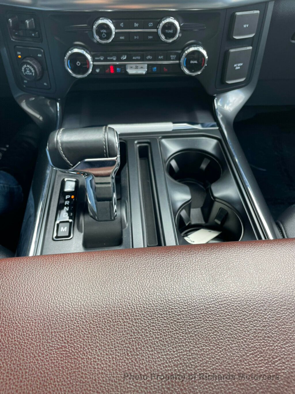 2022 Ford F-150 LARIAT 4WD SuperCrew 5.5' Box - 23002145 - 17