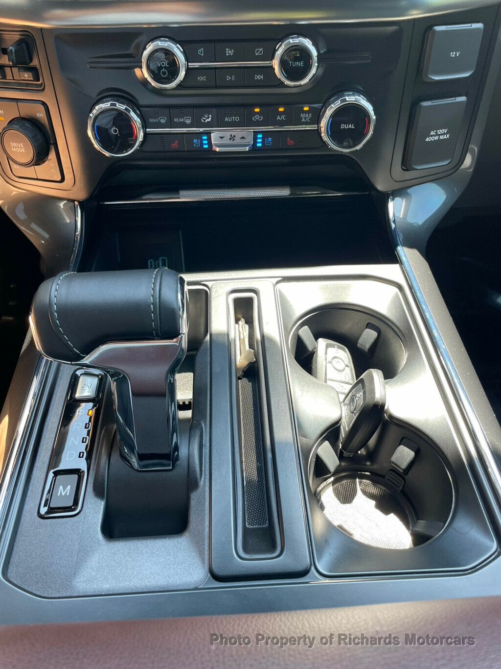 2022 Ford F-150 LARIAT 4WD SuperCrew 5.5' Box - 23053771 - 14