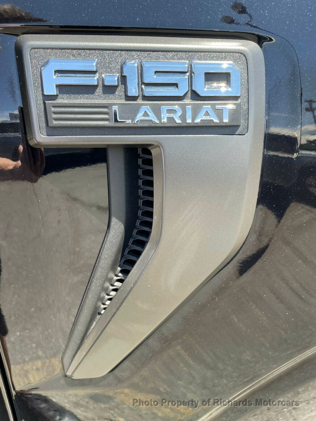 2022 Ford F-150 LARIAT 4WD SuperCrew 5.5' Box - 23053771 - 8