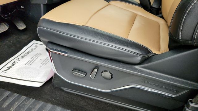 2022 Ford F-150 LARIAT 4WD SuperCrew 5.5' Box with Chrome Appearance, 501A & V8 - 22948638 - 10