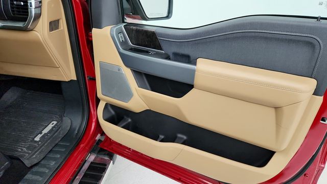 2022 Ford F-150 LARIAT 4WD SuperCrew 5.5' Box with Chrome Appearance, 501A & V8 - 22948638 - 24