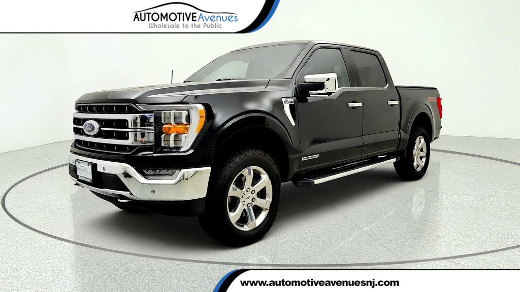 2022 Ford F-150 LARIAT 4WD SuperCrew 5.5' Box w/ PowerBoost Hybrid & FX4 - 23060930 | Video 1