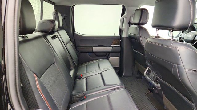 2022 Ford F-150 LARIAT 4WD SuperCrew 5.5' Box w/ PowerBoost Hybrid & FX4 - 23060930 - 21
