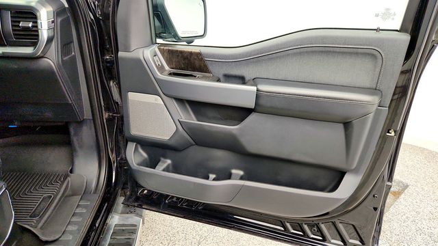 2022 Ford F-150 LARIAT 4WD SuperCrew 5.5' Box w/ PowerBoost Hybrid & FX4 - 23060930 - 24