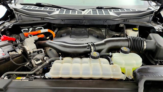 2022 Ford F-150 LARIAT 4WD SuperCrew 5.5' Box w/ PowerBoost Hybrid & FX4 - 23060930 - 25