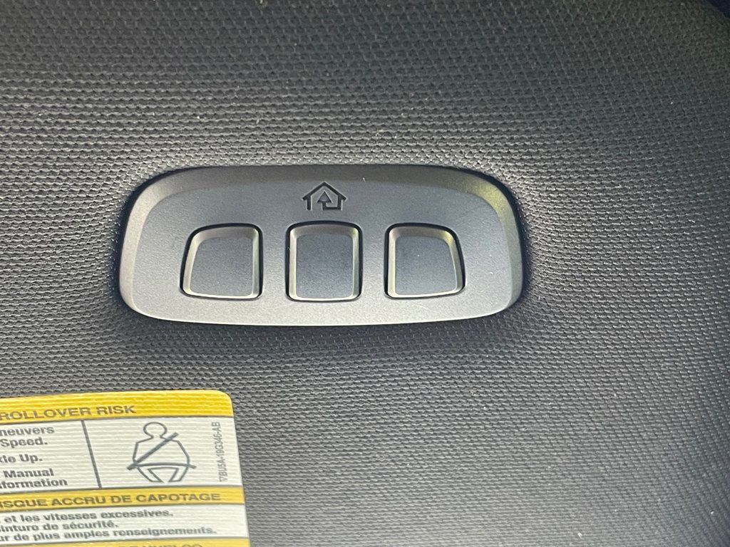 2022 Ford F-150 Platinum 4WD SuperCrew 5.5' Box - 23078568 - 42