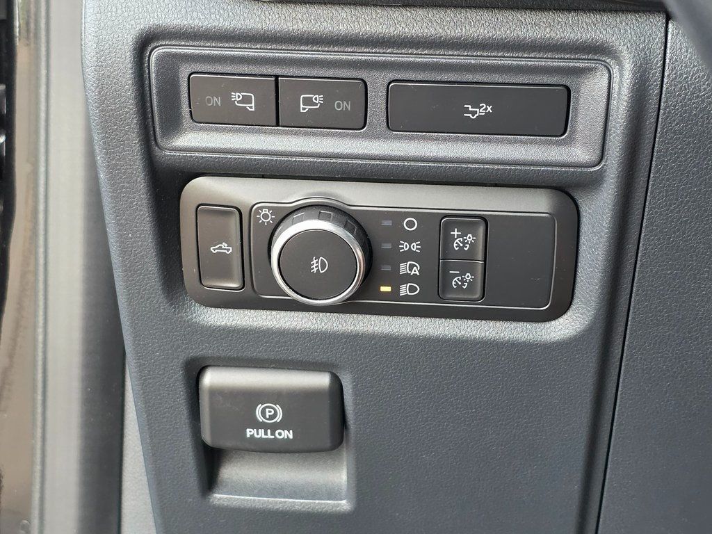 2022 Ford F-150 XLT - 22928358 - 38