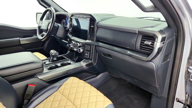 2022 Ford F-150 XLT 4WD SuperCrew 5.5' Box - 22964397 - 24