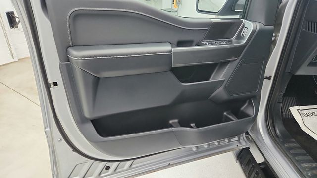 2022 Ford F-150 XLT 4WD SuperCrew 5.5' Box with Equipment 302A & 2.7L EcoBoost - 22941001 - 9