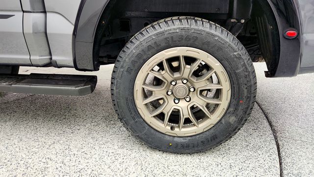 2022 Ford F-150 XLT 4WD SuperCrew 5.5' Box w/ ROUSH Upgrades, Equipment 302 & V8 - 22958860 - 8