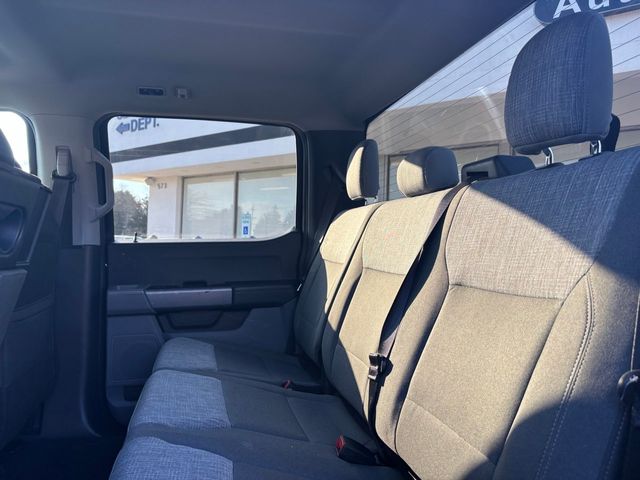 2022 Ford F-150 XLT 4WD SuperCrew 6.5' Box with XTR & Trailer Tow Packages - 22914507 - 16