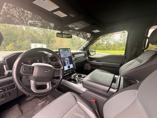 2022 Ford F-150 Lightning LARIAT 4WD SuperCrew 5.5' Box - 23087450 - 11
