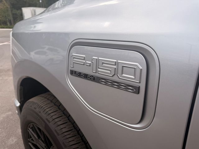 2022 Ford F-150 Lightning LARIAT 4WD SuperCrew 5.5' Box - 23087450 - 22