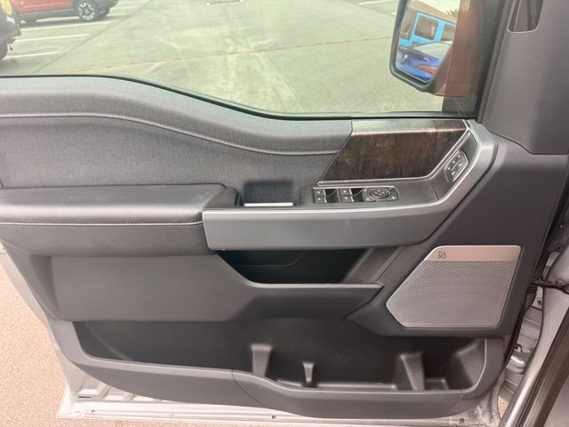 2022 Ford F-150 Lightning LARIAT 4WD SuperCrew 5.5' Box - 23087450 - 4