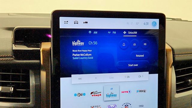 2022 Ford F-150 Lightning LARIAT 4WD SuperCrew 5.5' Box w/ Equipment 511A (320 mile-range) - 22973257 - 15