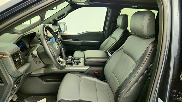 2022 Ford F-150 Lightning LARIAT 4WD SuperCrew 5.5' Box w/ Equipment 511A (320 mile-range) - 22973257 - 17