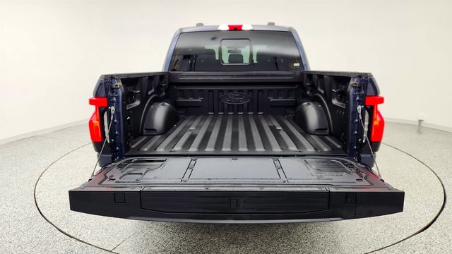 2022 Ford F-150 Lightning LARIAT 4WD SuperCrew 5.5' Box w/ Equipment 511A (320 mile-range) - 22973257 - 19