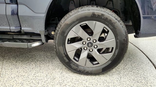 2022 Ford F-150 Lightning LARIAT 4WD SuperCrew 5.5' Box w/ Equipment 511A (320 mile-range) - 22973257 - 8
